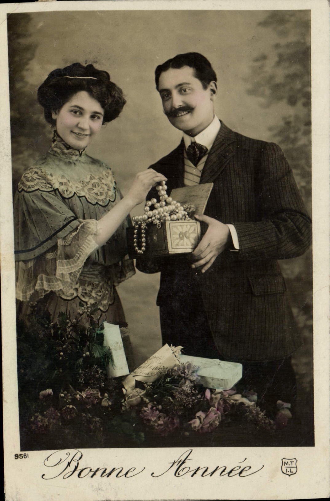 CPA Fantaisie Femme Couple