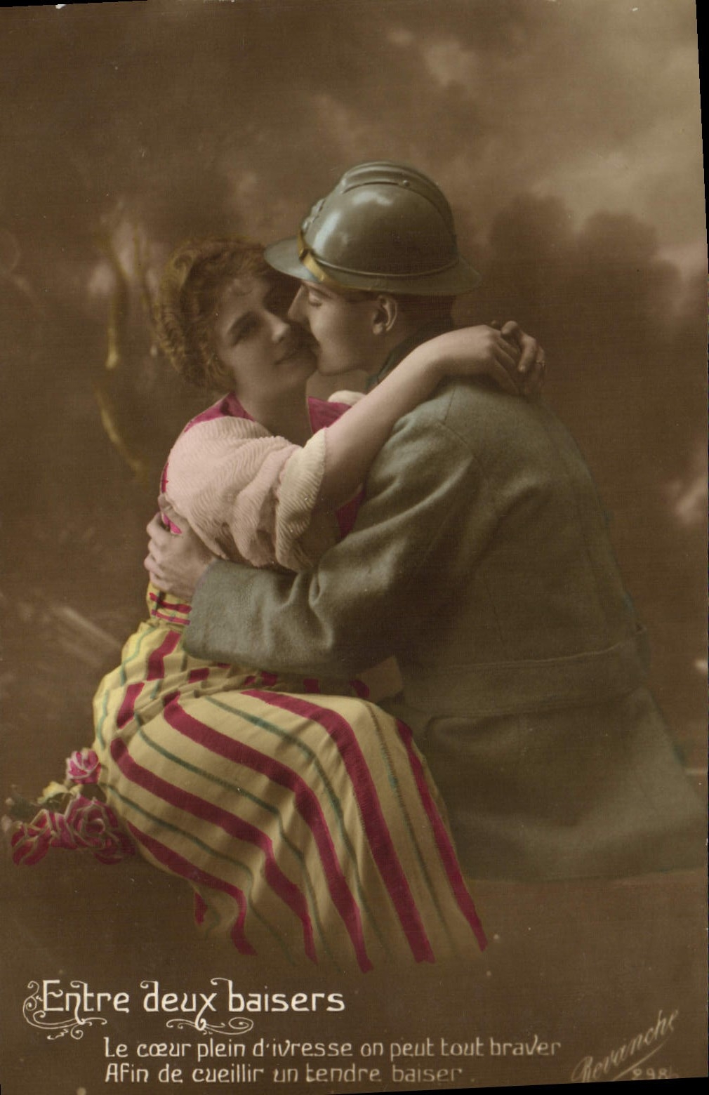 CPA Fantaisie femme Soldat Militaria