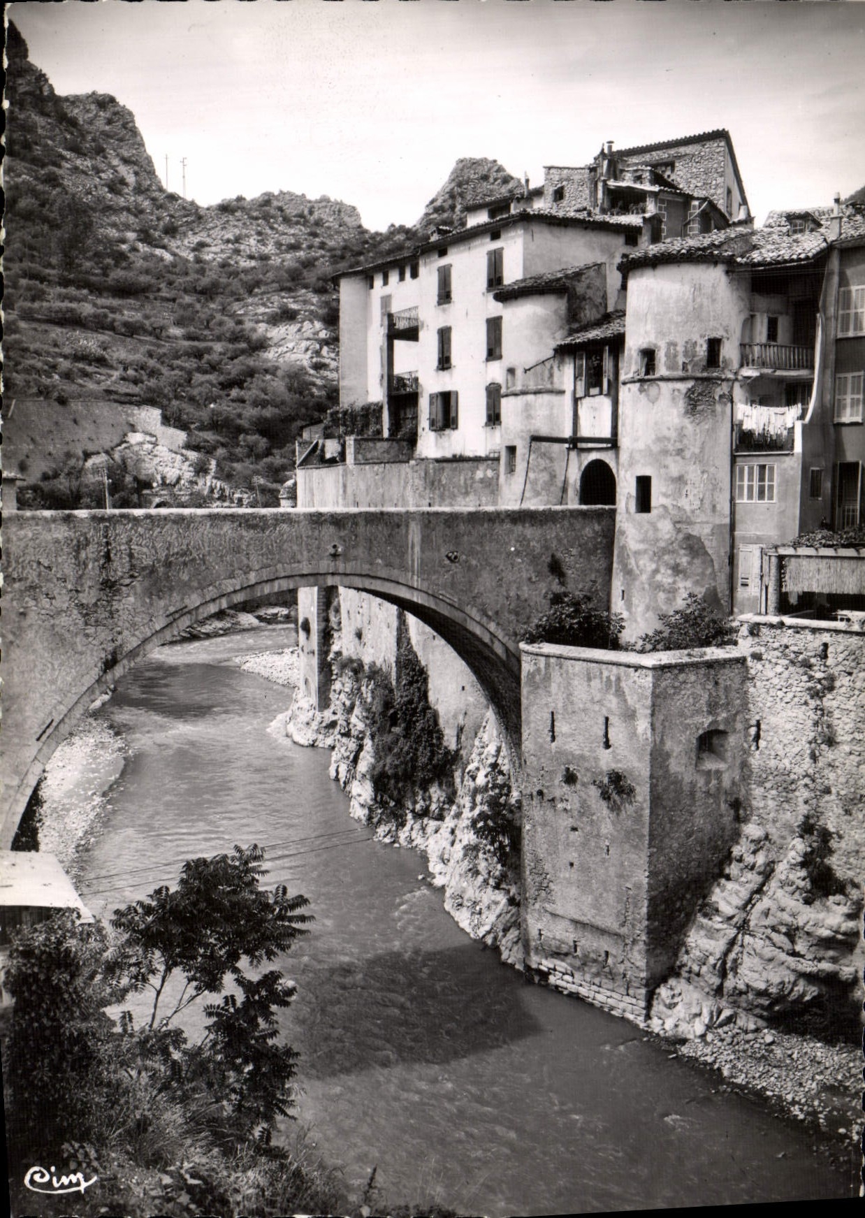 Entrevaux (B.-Alpes) — Ville fortifiée par Vauban vers 1700 — Cimy