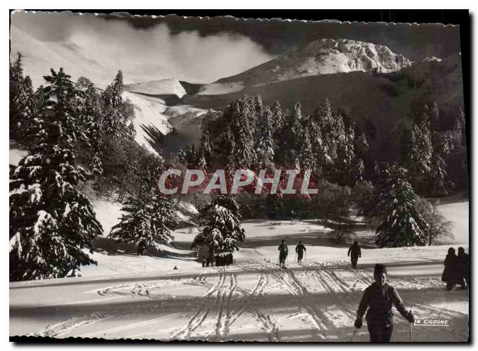 CPM Mont Dore Les Bains Les Champs de Neige au pied de Sancy Puy de Pan de la Grange