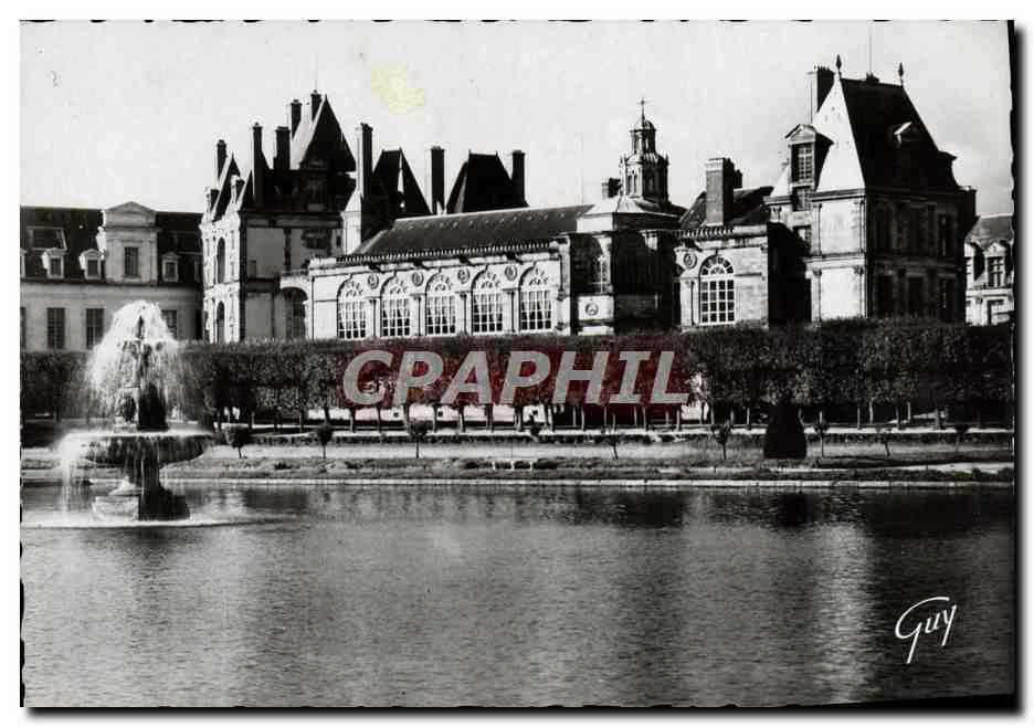 Fontainebleau (Seine-et-Marne) — Jardins du palais, Bassin du Tibre et chapelle St-Saturnin — Ed. d'Art GUY, Paris