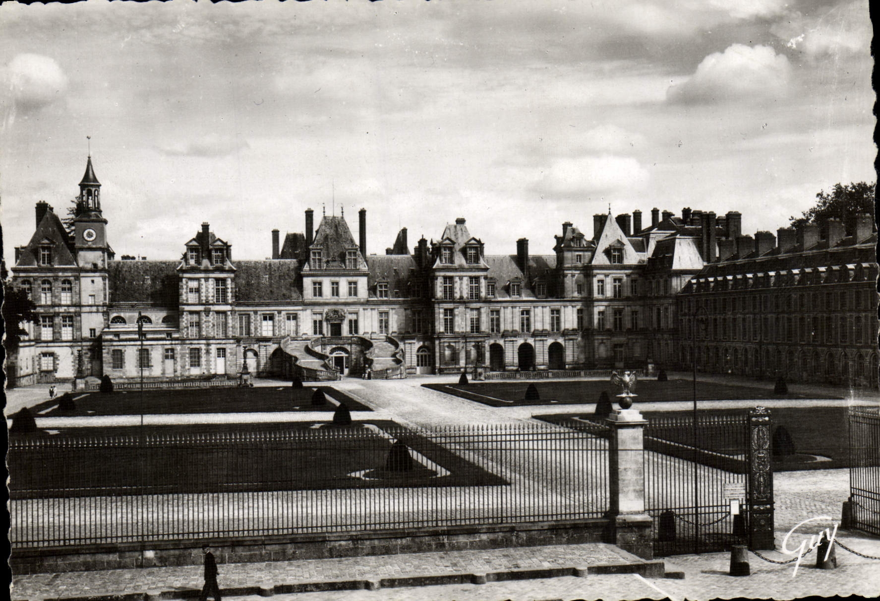 Fontainebleau (Seine-et-Marne) — Il palazzo. Cortile del cavallo bianco degli addii — Ed. d'Art & GUY, Parigi