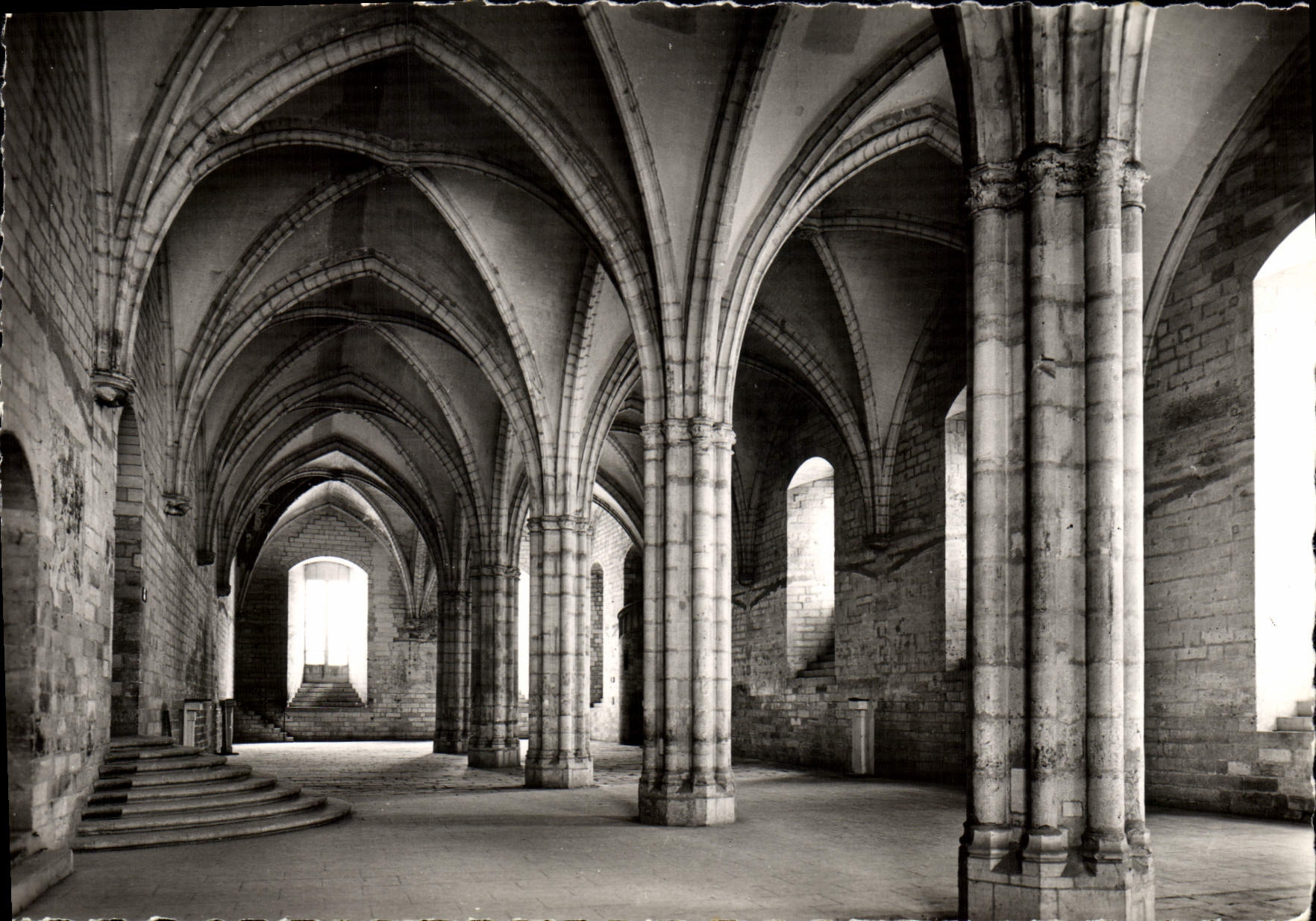 CPM Avignon Le Palais des Papes La salle De La Grande audience