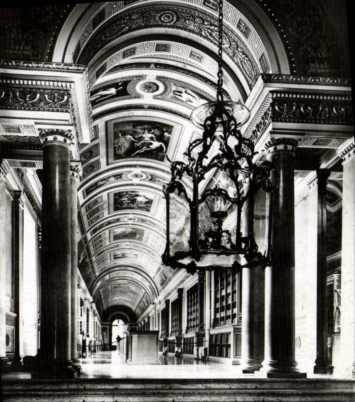 Fontainebleau (Seine-et-Marne) — El palacio-Galería de Diana (biblioteca) — Ed. d'Art & GUY, 921
