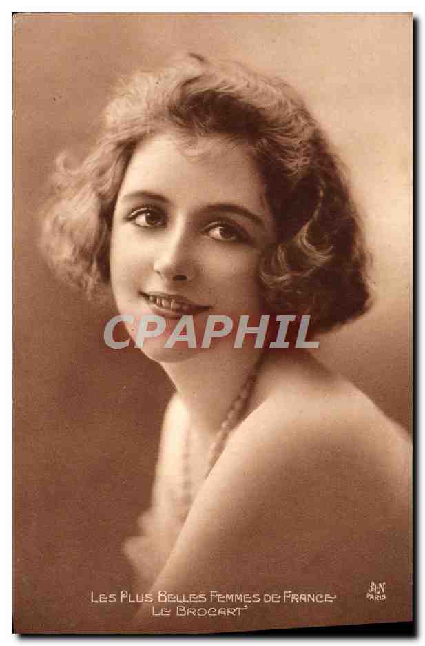 CPA Les Plus Belles Femmes De France Le Brocart
