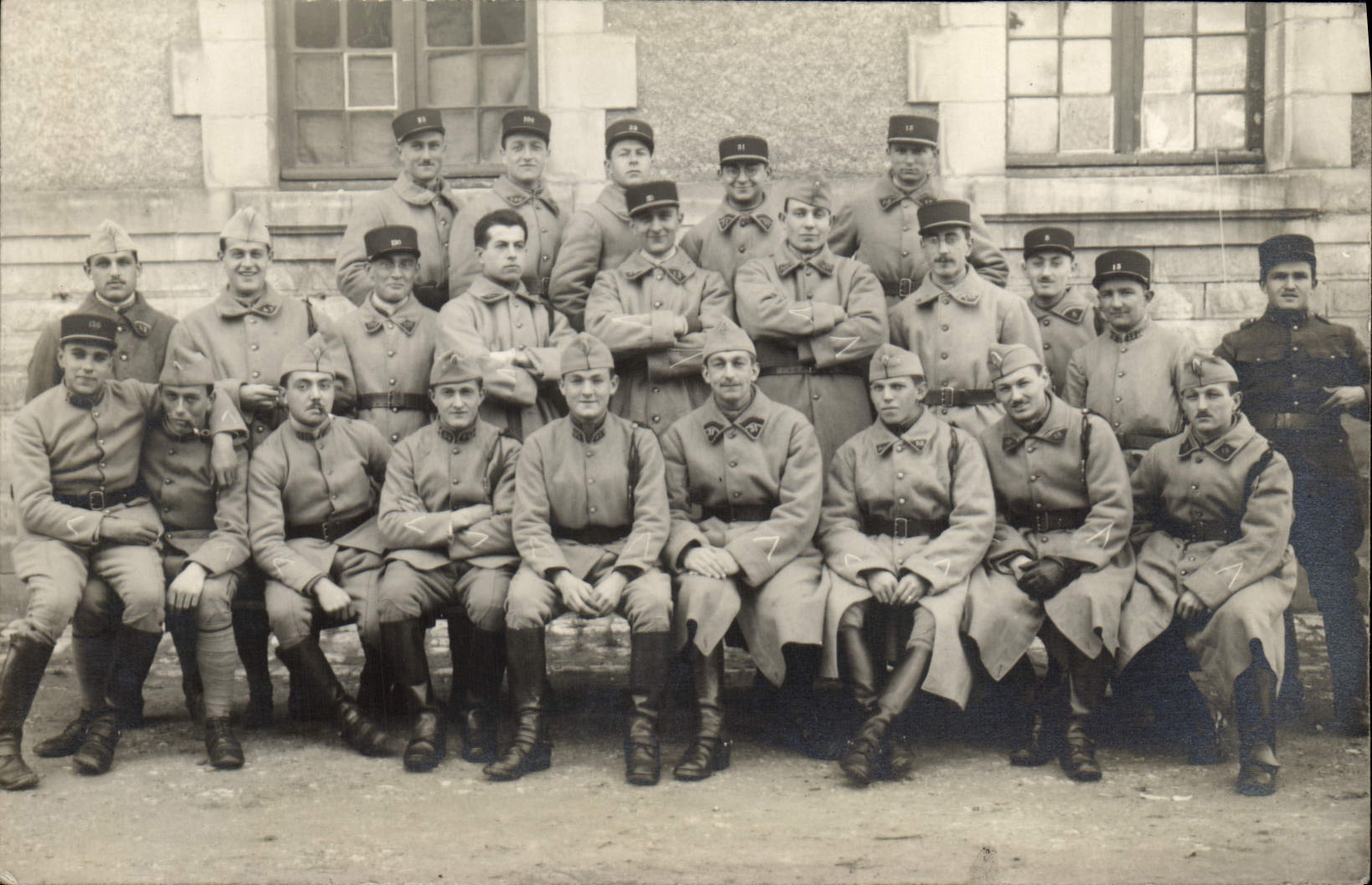 Groupe de soldats — époque 1914-1918 — éditeur CPAPHIL, n° tb11/559