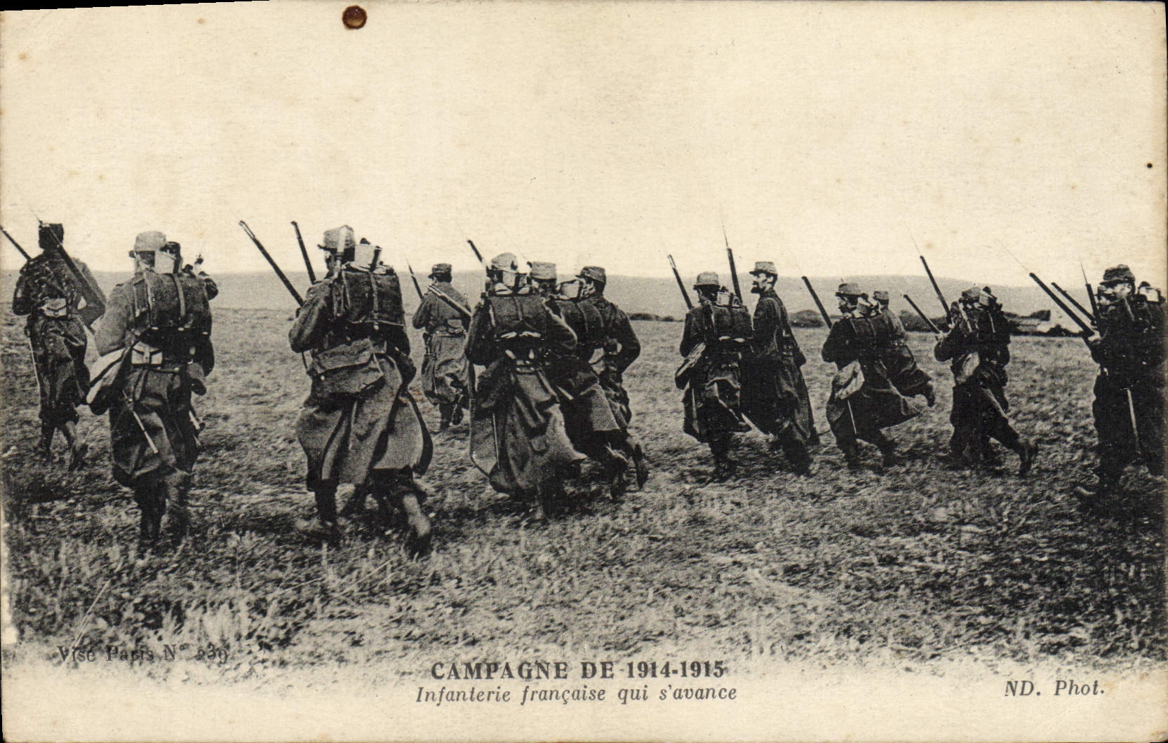 CPA Campagne De 1914 1915 Infanterie Francaise Qui s'Avance Militaria 