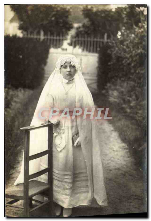 Giovane donna in abito e velo bianco — giardino — L. Diard Isle-Adam, n° 14