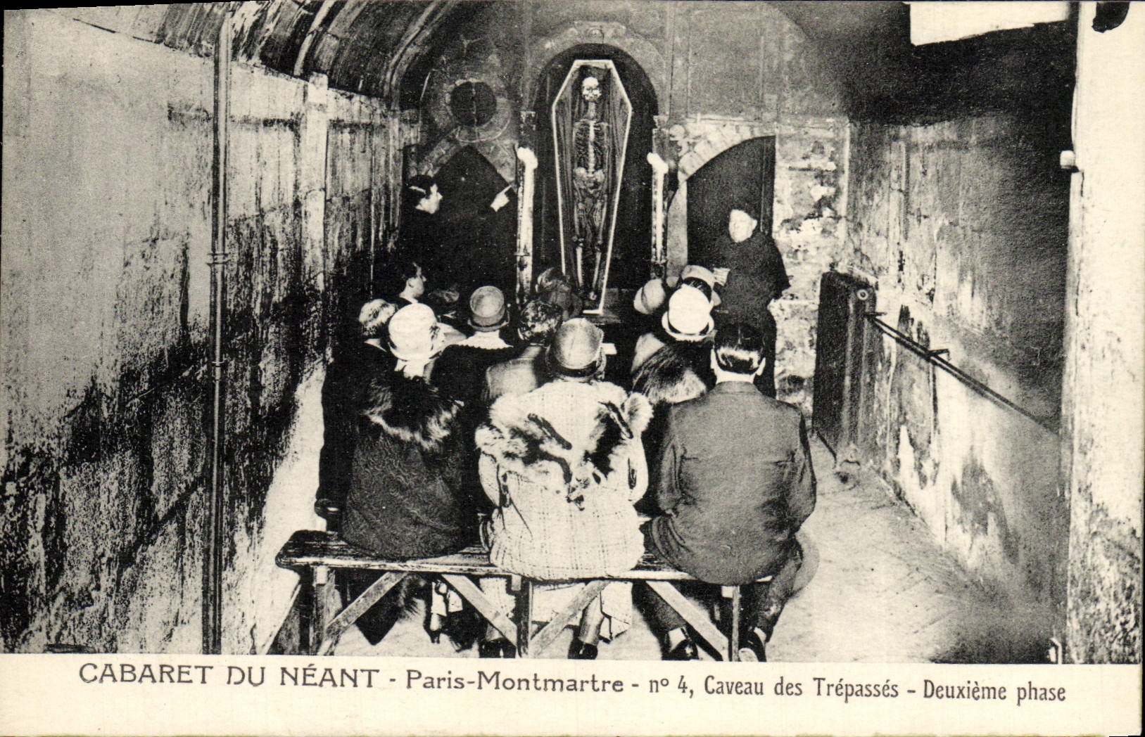 CPA Cabaret Du Neant Paris Montmartre Caveau Des Trepasses Deuxieme phase