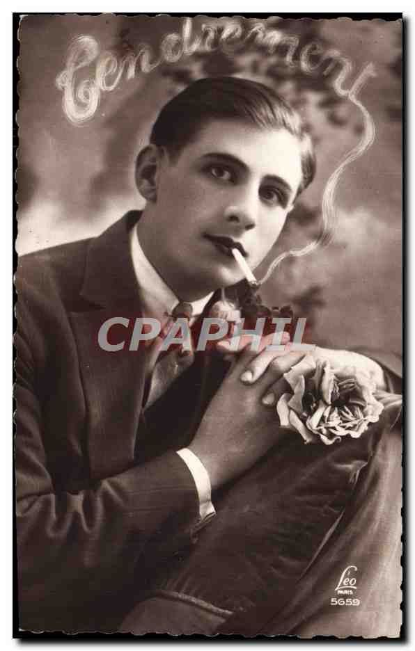 CPA Fantaisie Homme Cigarette Tabac
