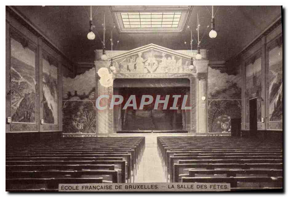 CPA Ecole Francaise De Bruxelles La Salle Des Fetes