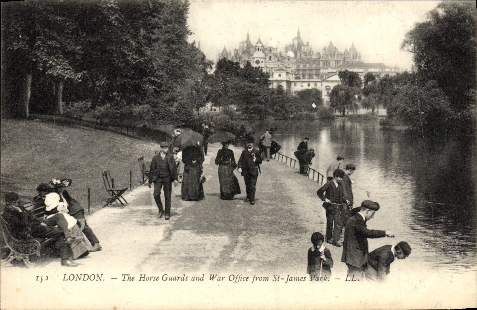 CPA London The House Guards And War Office From St James Park