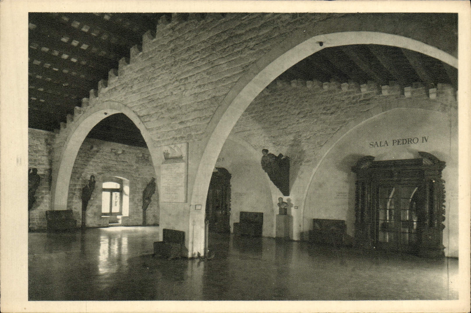 Sala Pedro IV — intérieur d'un musée — Musée Maritime Reales Atarazanas, Barcelone