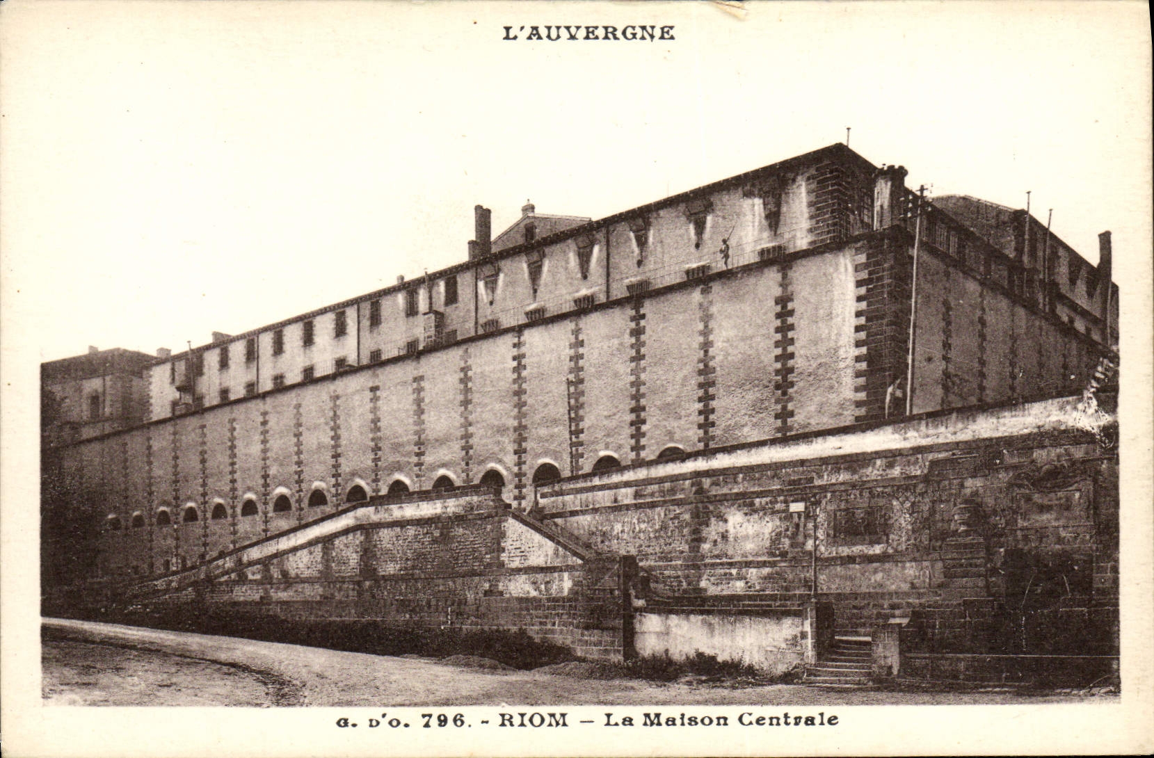 CPA L'Auvergne Riom La Maison Centrale