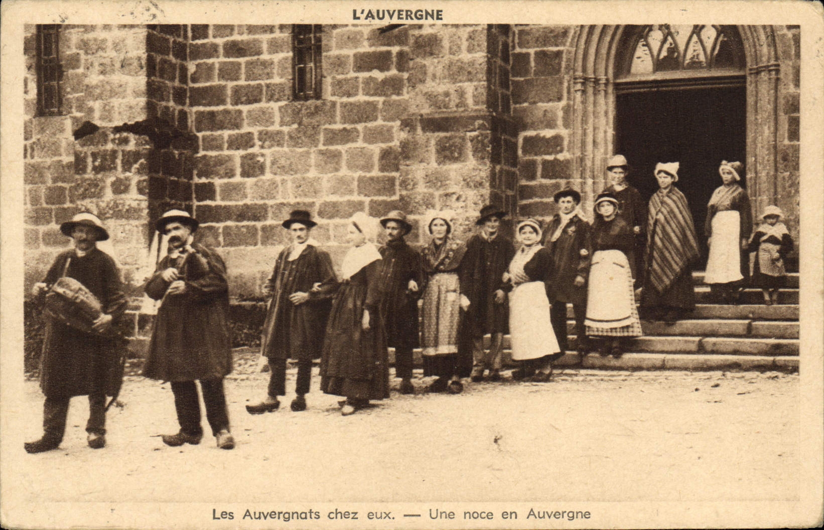 Les Auvergnats chez eux. — Une noce en Auvergne — Goutheferangeas, Mont-Dore