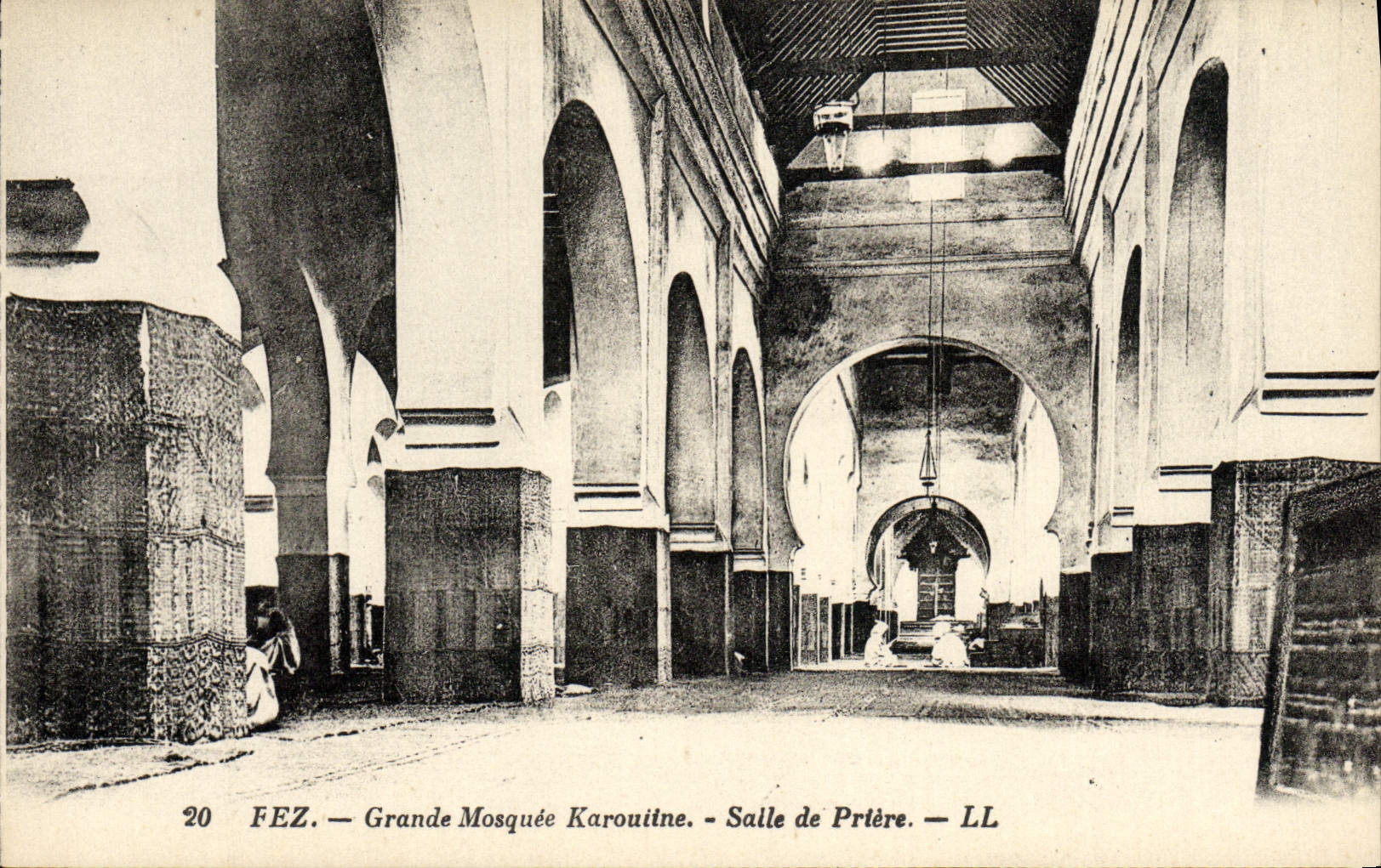 CPA Fez Grande Mosquee Karouitne salle de Priere