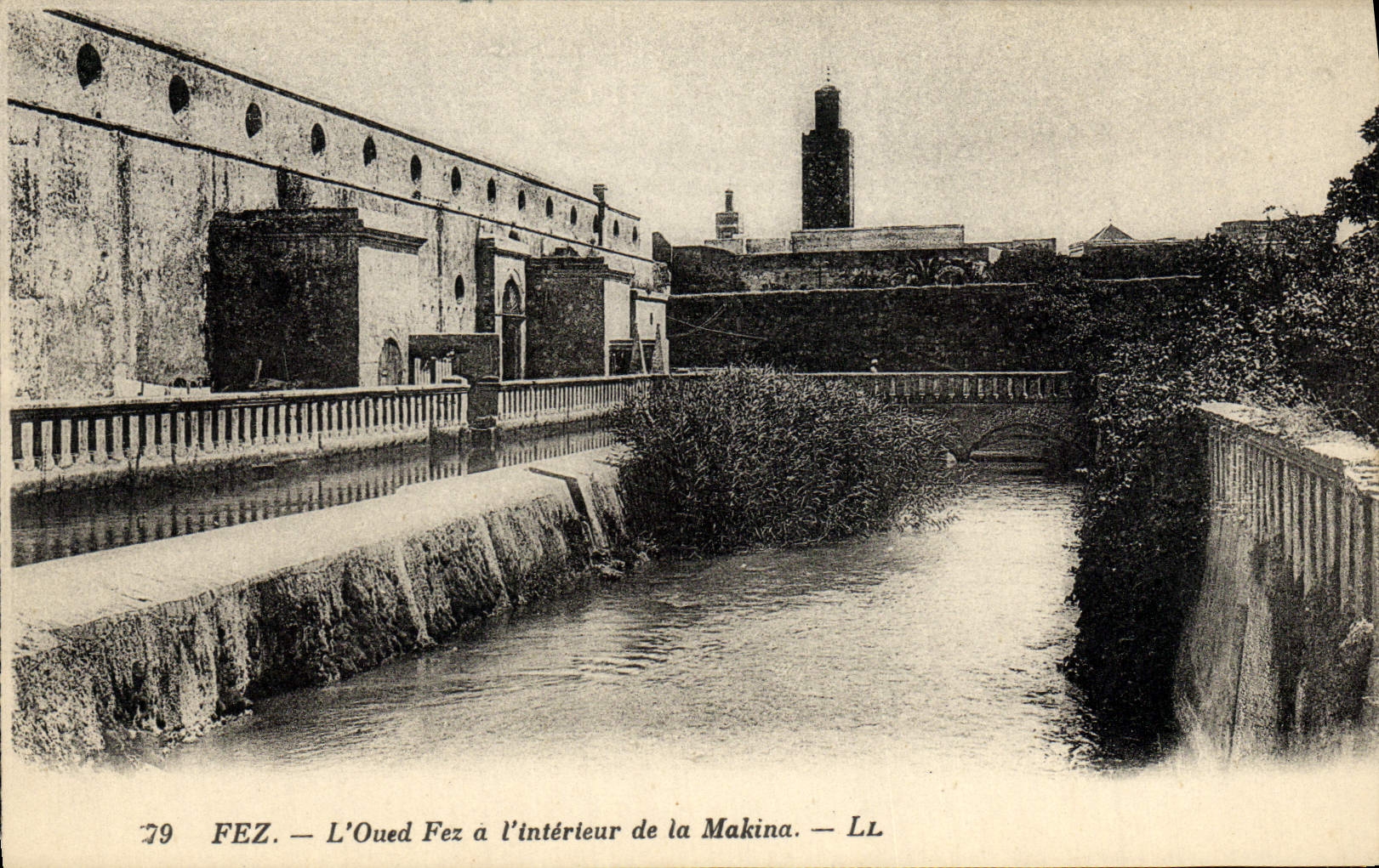 CPA Fez L'Oued Fez a L'Interieur de la Makina