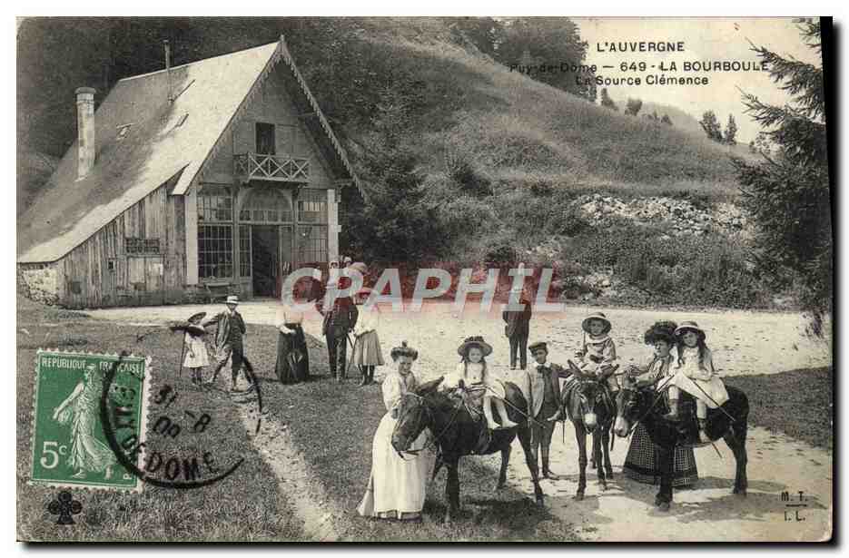 CPA L'Auvergne La Bourboule La Source Clemence Enfants Ane