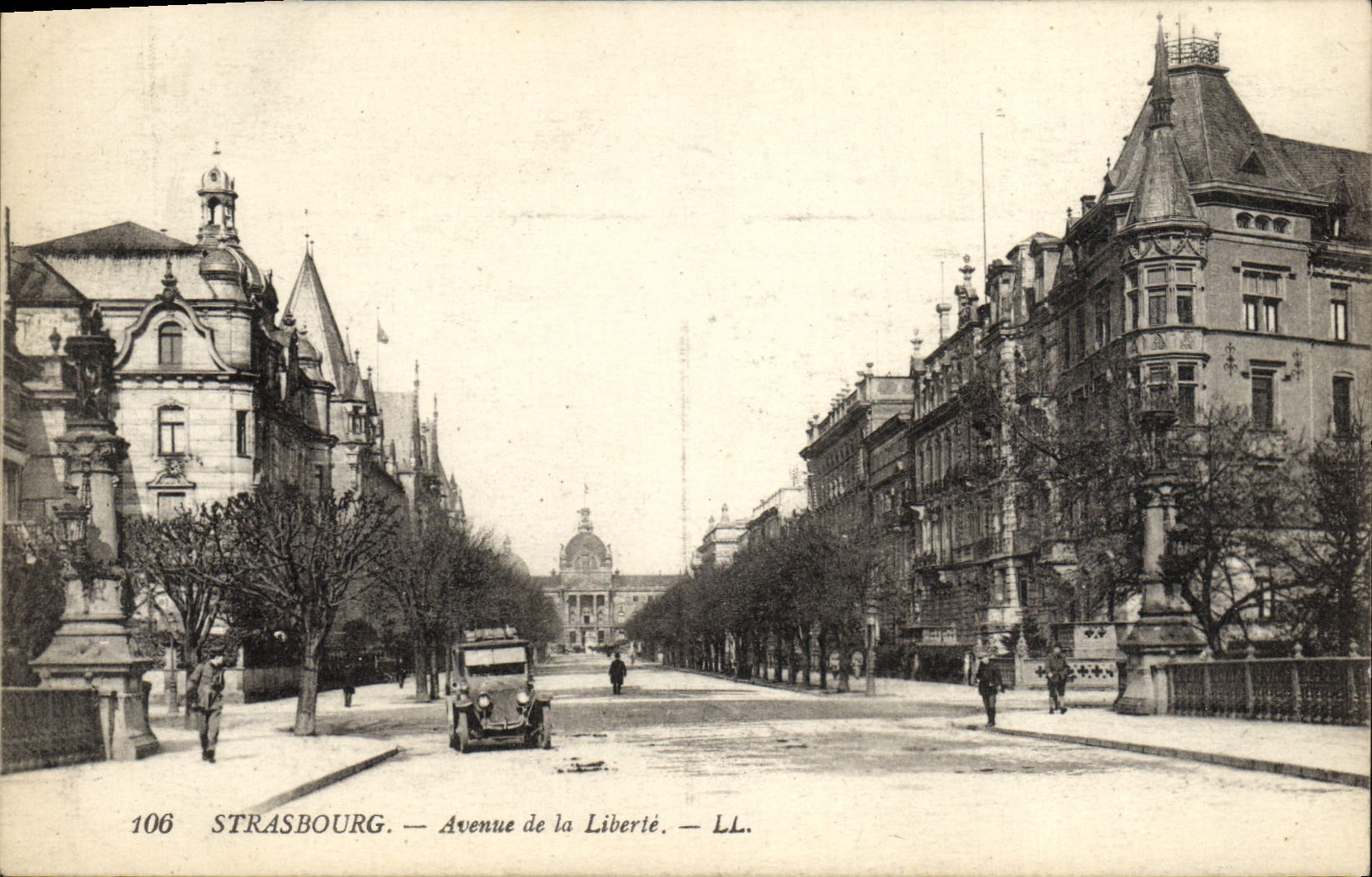 CPA Strasbourg Avenue De La Liberte