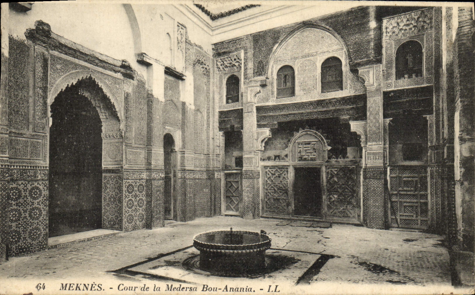 Meknès - Cour de la Medersa Bou-Anania — LL, n°64