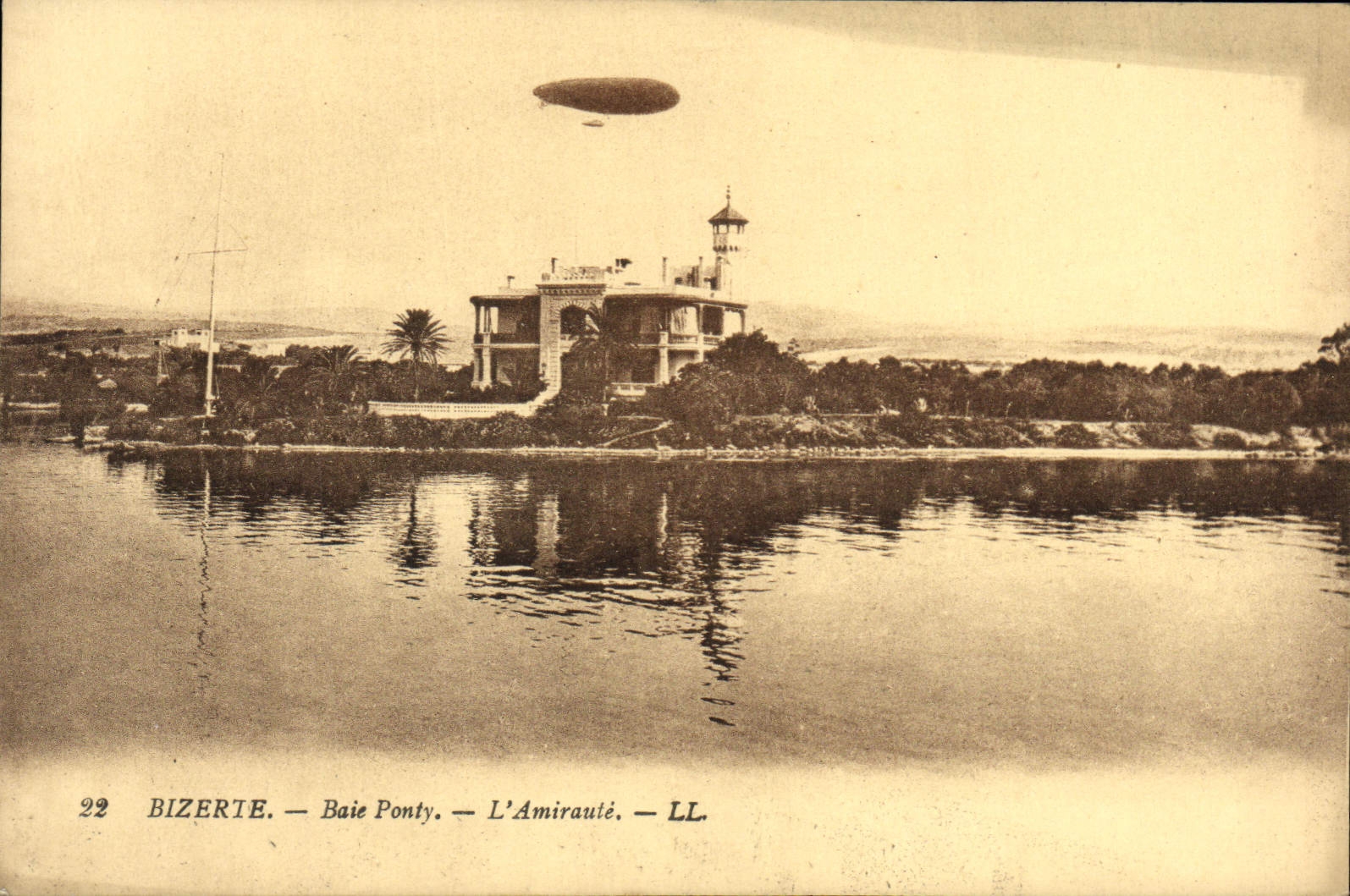 CPA Bizerte Baie Ponty L'Amiraute Zeppelin Dirigeable