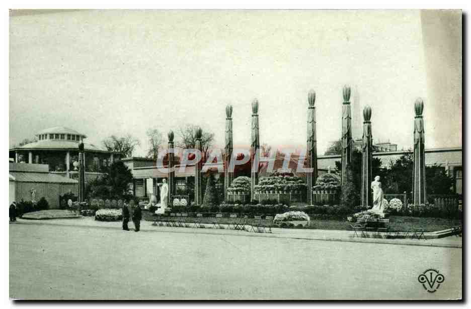 CPA Un Des Jardins Sur La Gare Des Invalides Paris