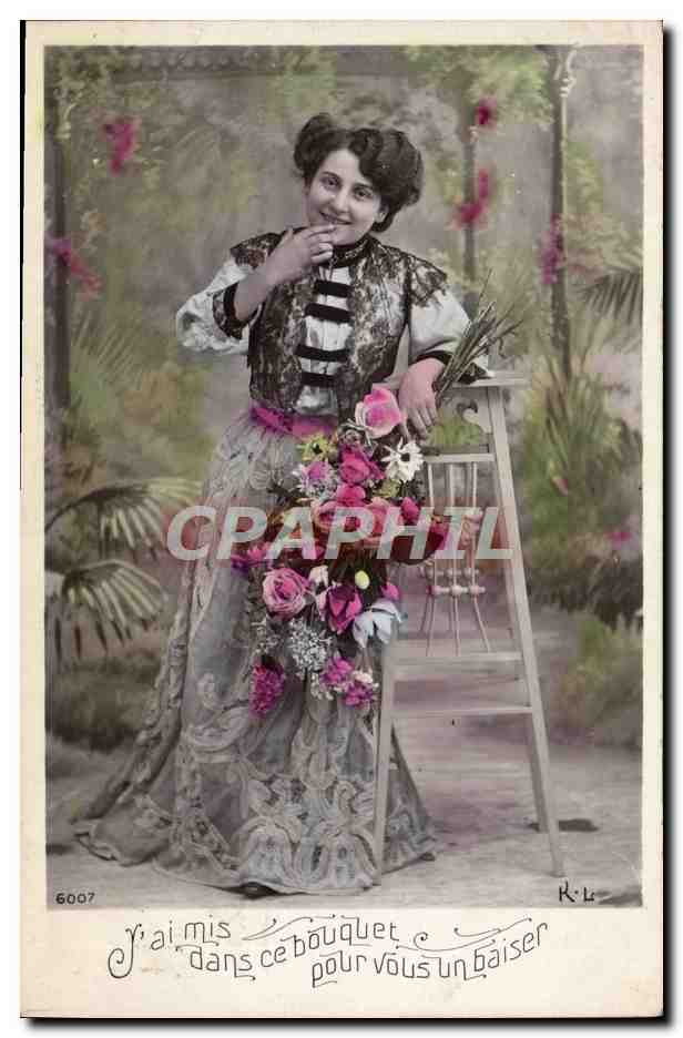Jeune femme avec bouquet — carte postale colorisée — éditeur K.L., n° 6007