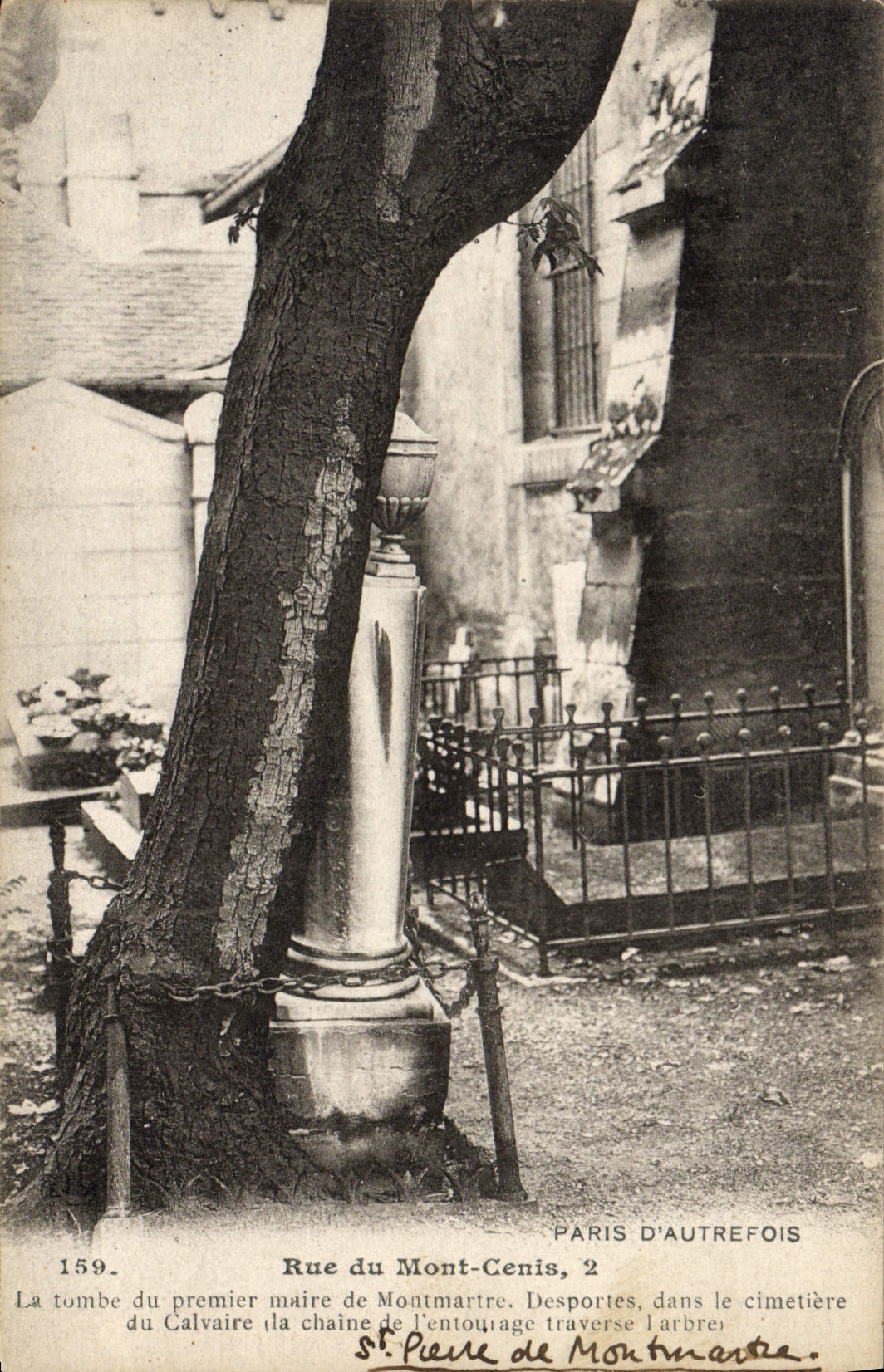 CPA Paris d'Autrefois Rue Du Mont Cenis La Tombe Du Premier Maire De Montmartre