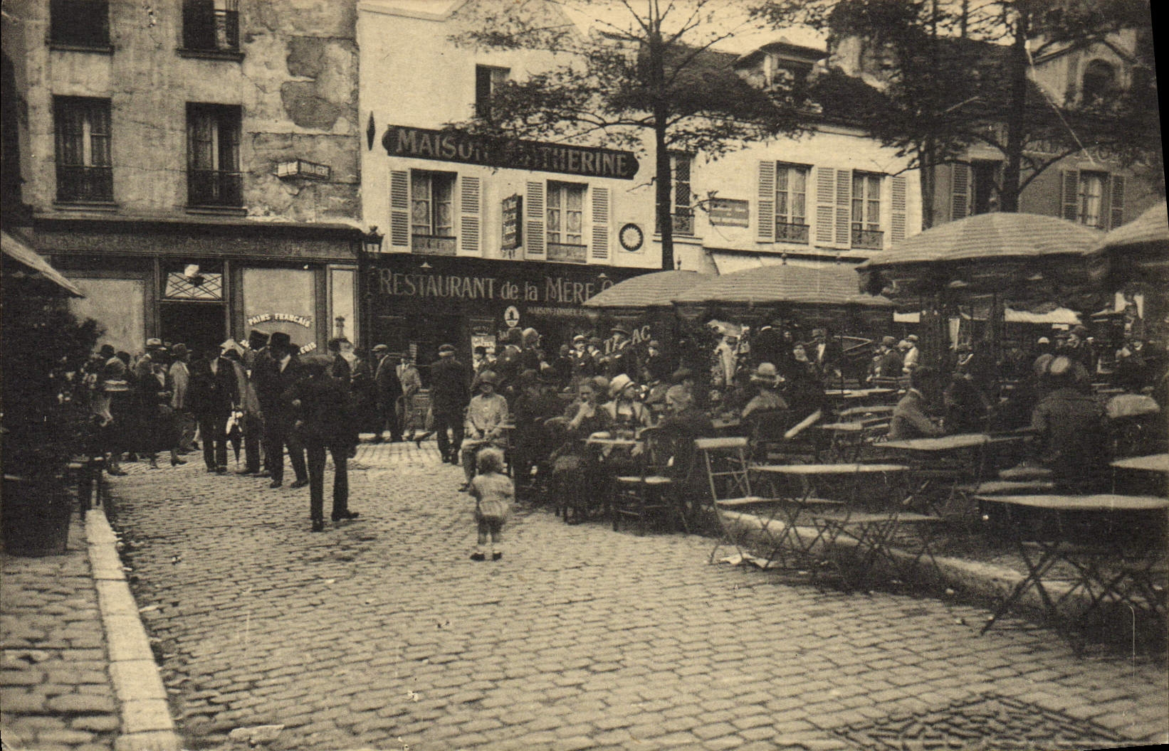 CPA Paris Montmartre La Place Du Tertre TOP