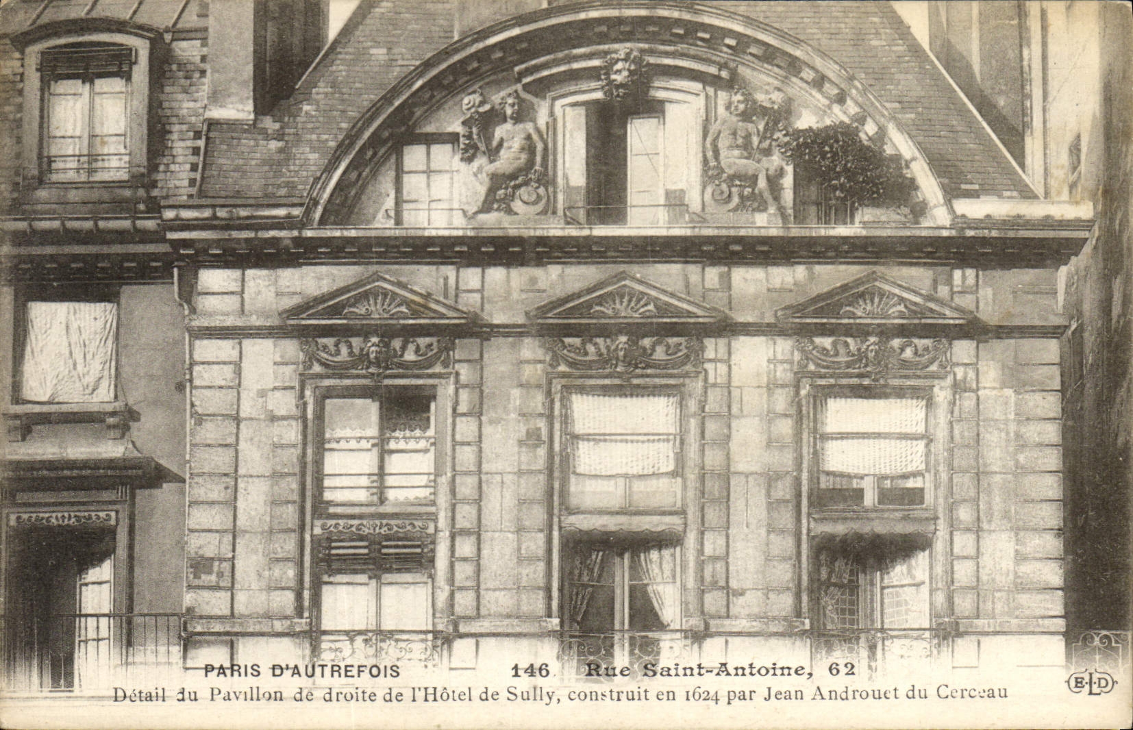 CPA Paris D'Autrefois Rue Saint Antoine Detail du pavillon de droite de l'hotel de Sully