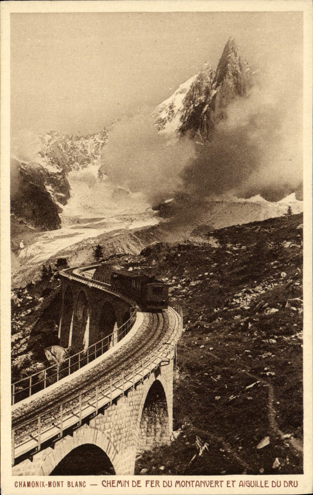CPA Chamonix Mont Blanc Chemin Fer Du Montanvert Et Aiguille Du Dru Train