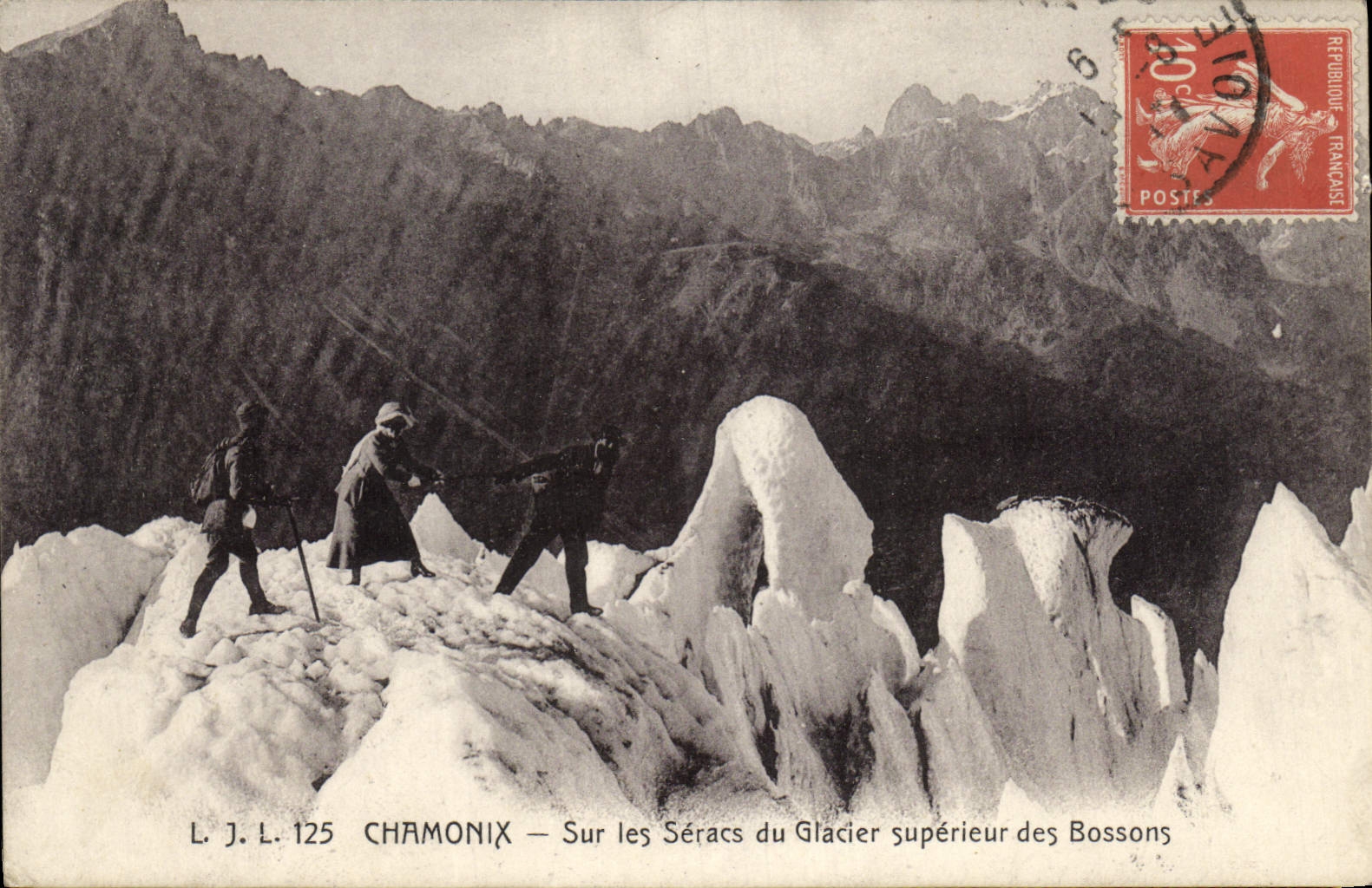 CPA Chamonix Sur les Seracs du Glacier Superieur des Bossons Alpinisme