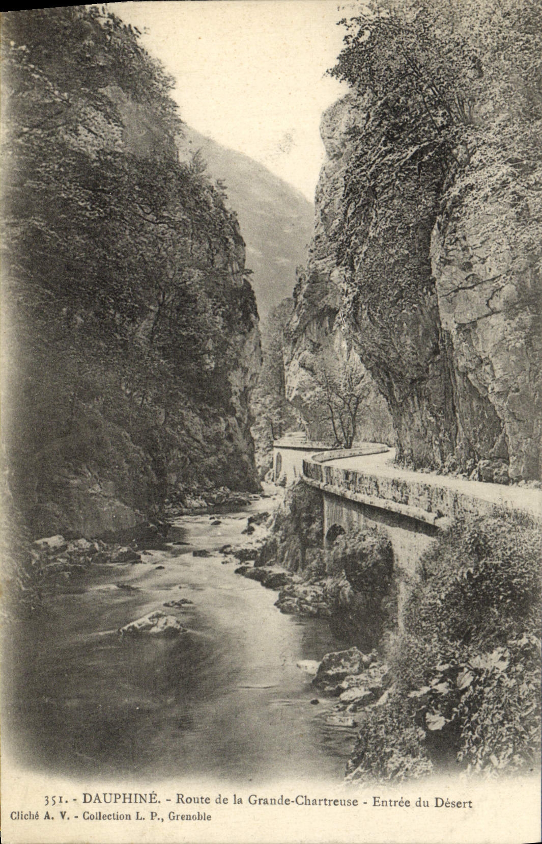 Entrée du Désert — Route de la Grande-Chartreuse — Dauphiné — Collection L. P., Grenoble