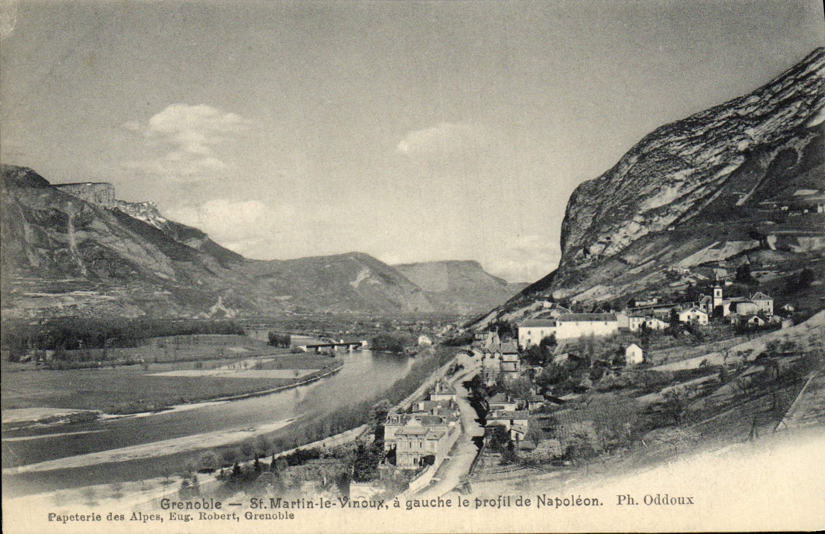 CPA Grenoble St Martin le Vinoux a gauche le profil de Napoleon 