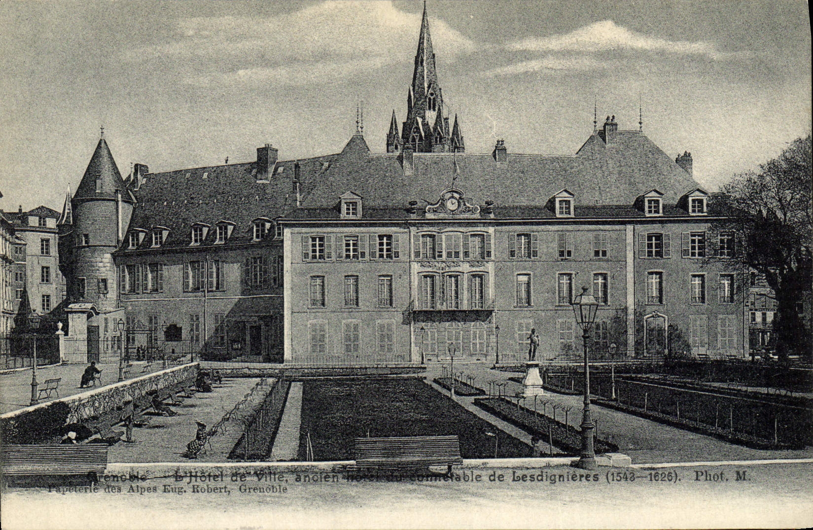 Grenoble — Hôtel de Ville, ancien hôtel du connétable de Lesdignières (1543-1626) — Papeterie des Alpes Eug. Robert, Grenoble