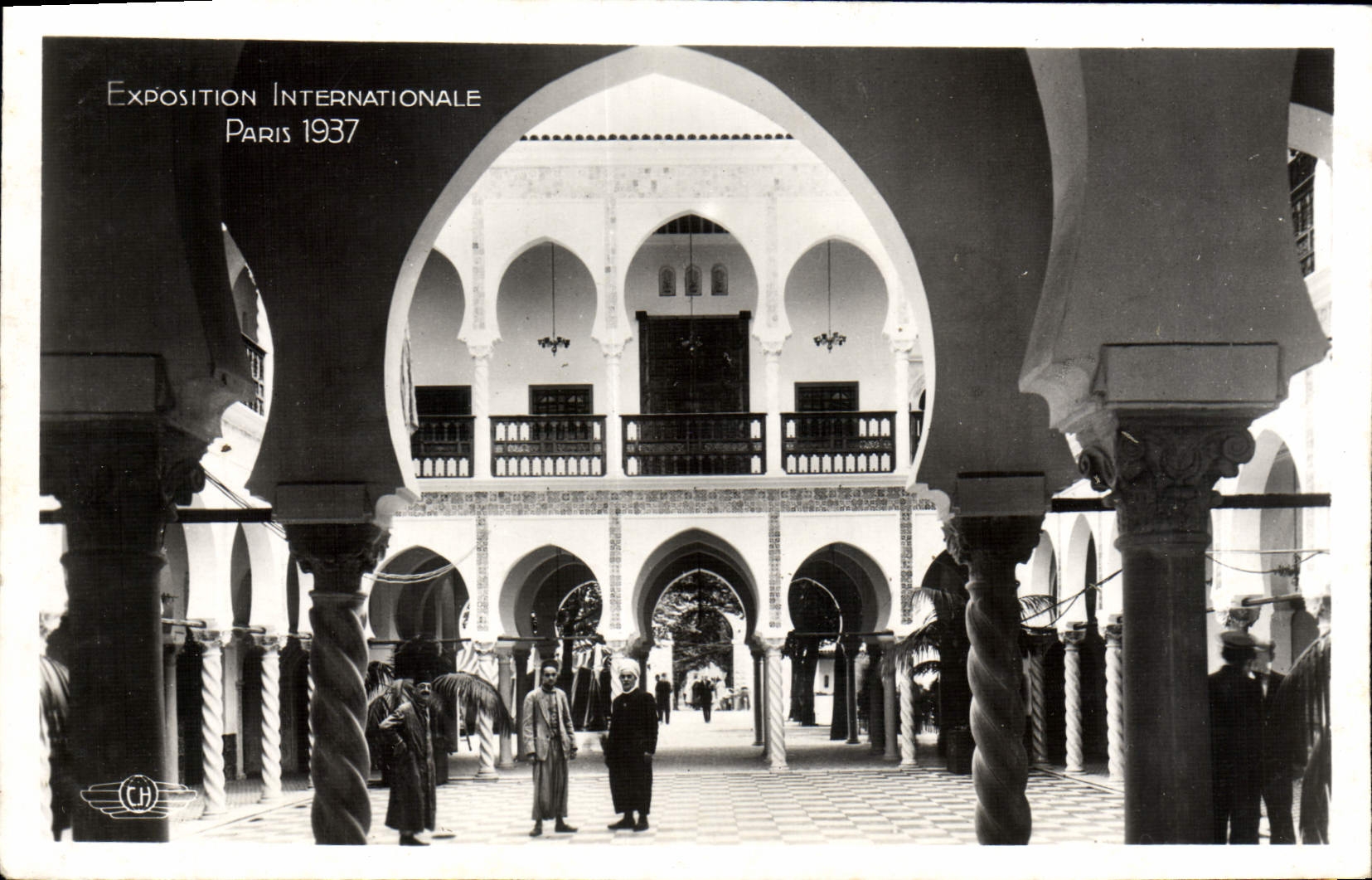 CPA Paris Exposition internationale 1937 Algerie Cour dallee