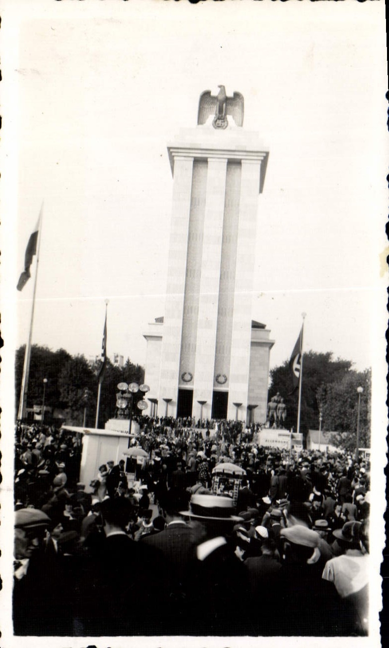Photo Paris Exposition internationale 1937 Pavillon de l'Allemagne Aigle Drapeau nazi