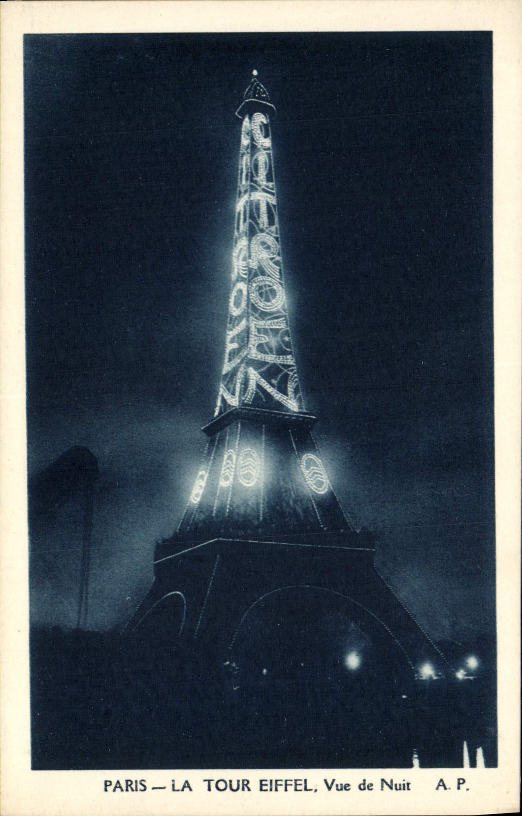 CPA Paris Exposition des Arts Decoratifs La Tour Eiffel Vue de Nuit Citroen