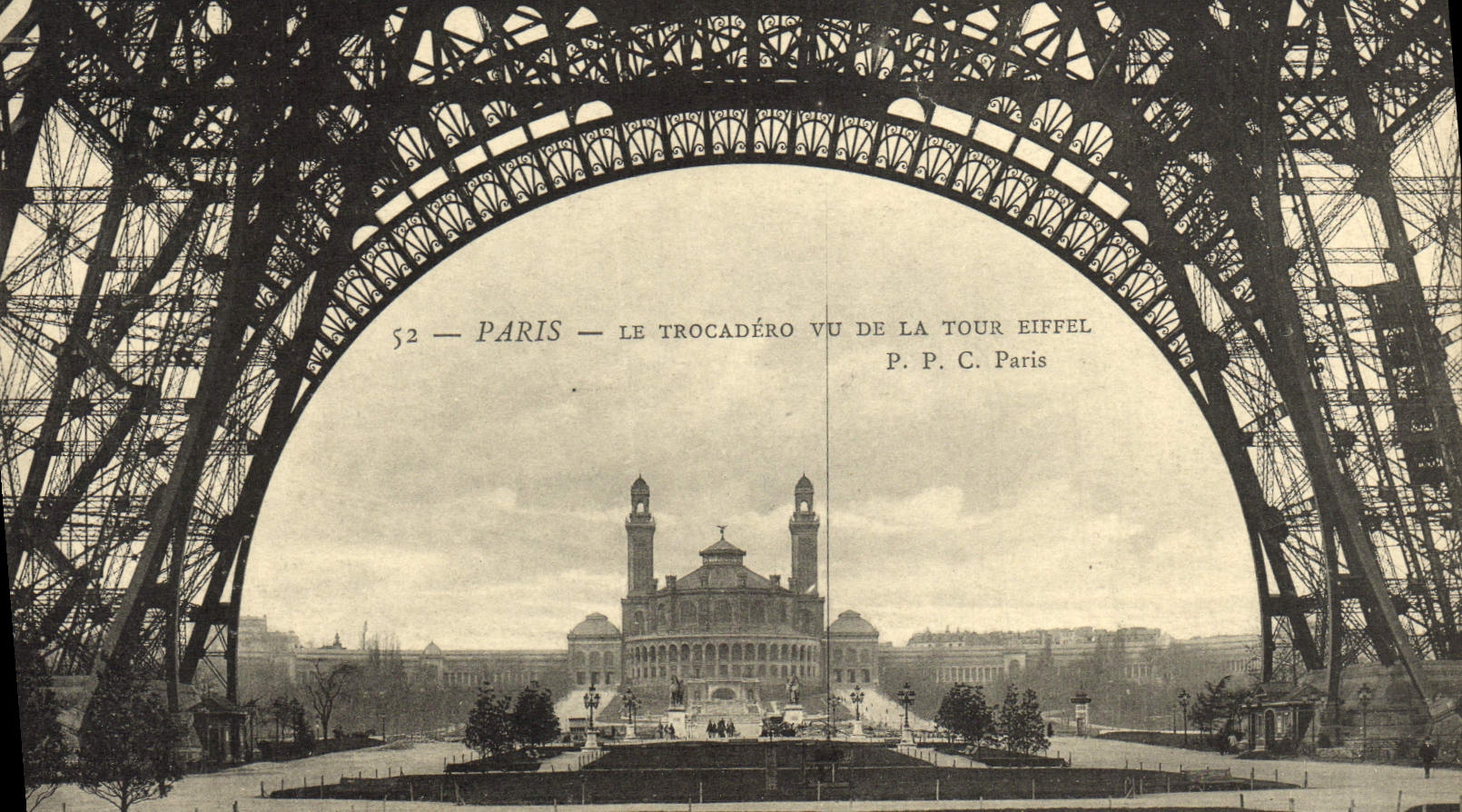 CPA Paris Le Trocadero vu de la Tour Eiffel 