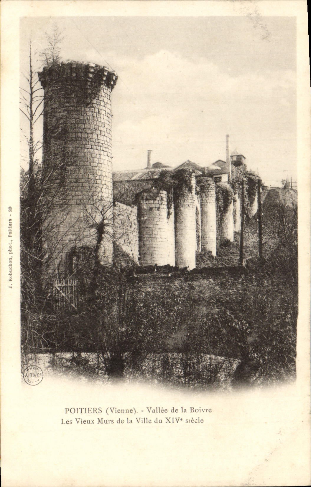 Poitiers (Vienne) - Vallée de la Boivre — Les Vieux Murs de la Ville du XIVe siècle — J. Robuchon, Poitiers - 39