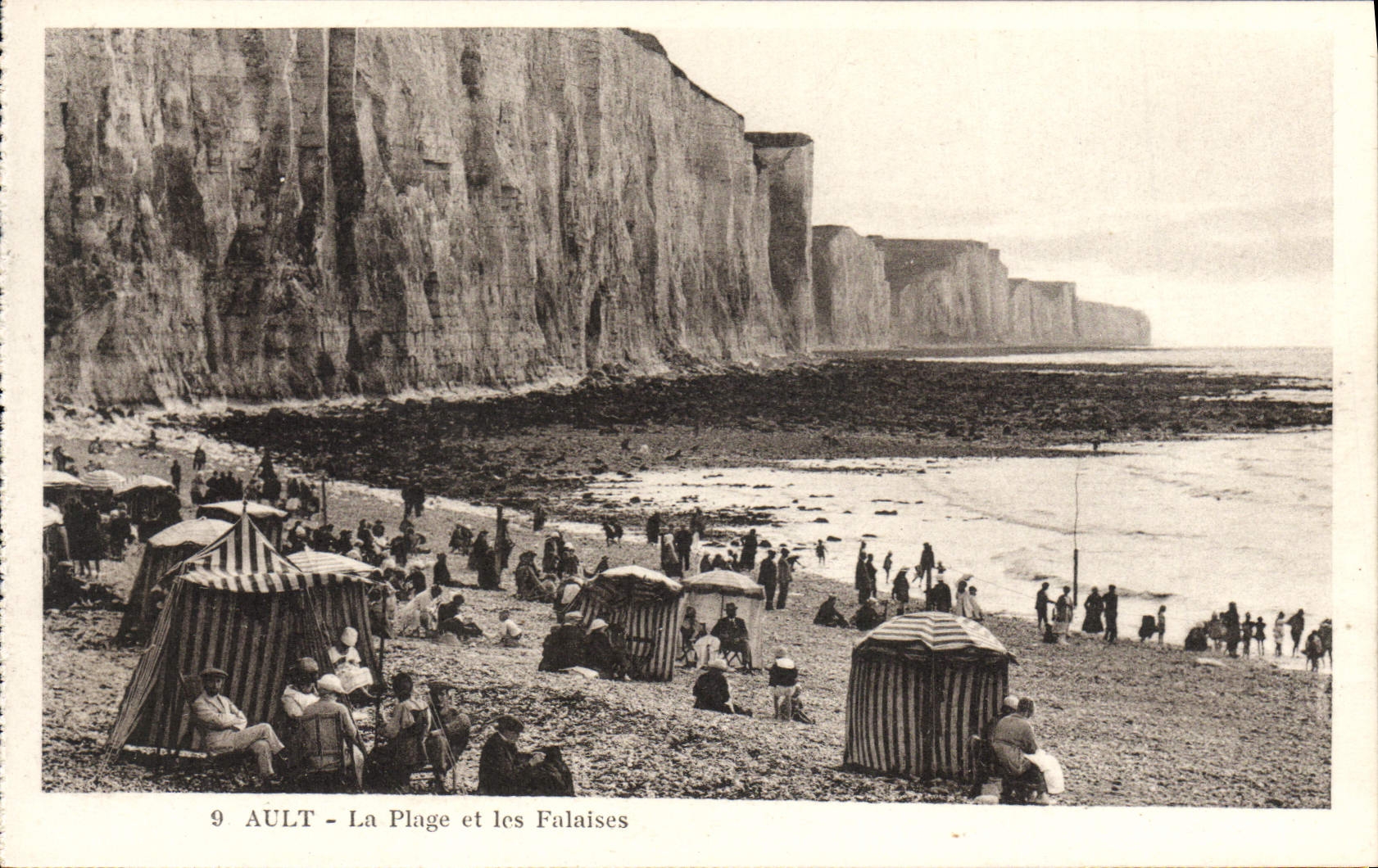 CPA Ault La Plage et les Falaises