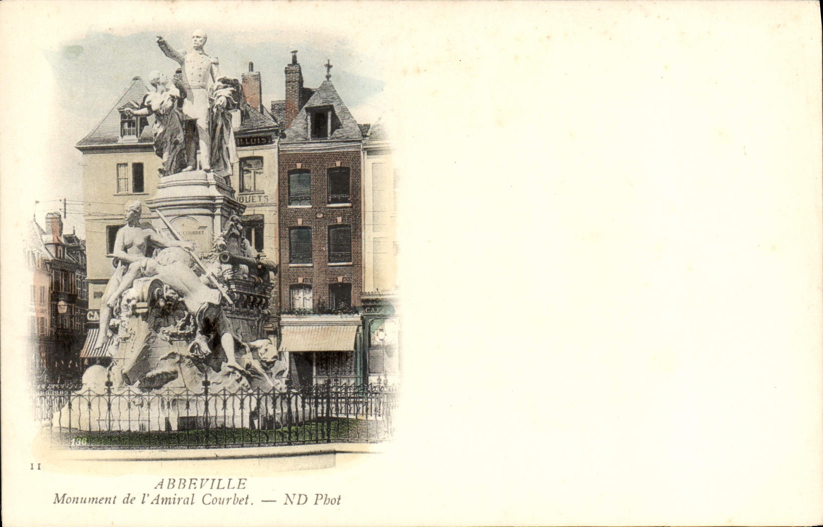 CPA Abbeville Monument de l'Amiral Courbet