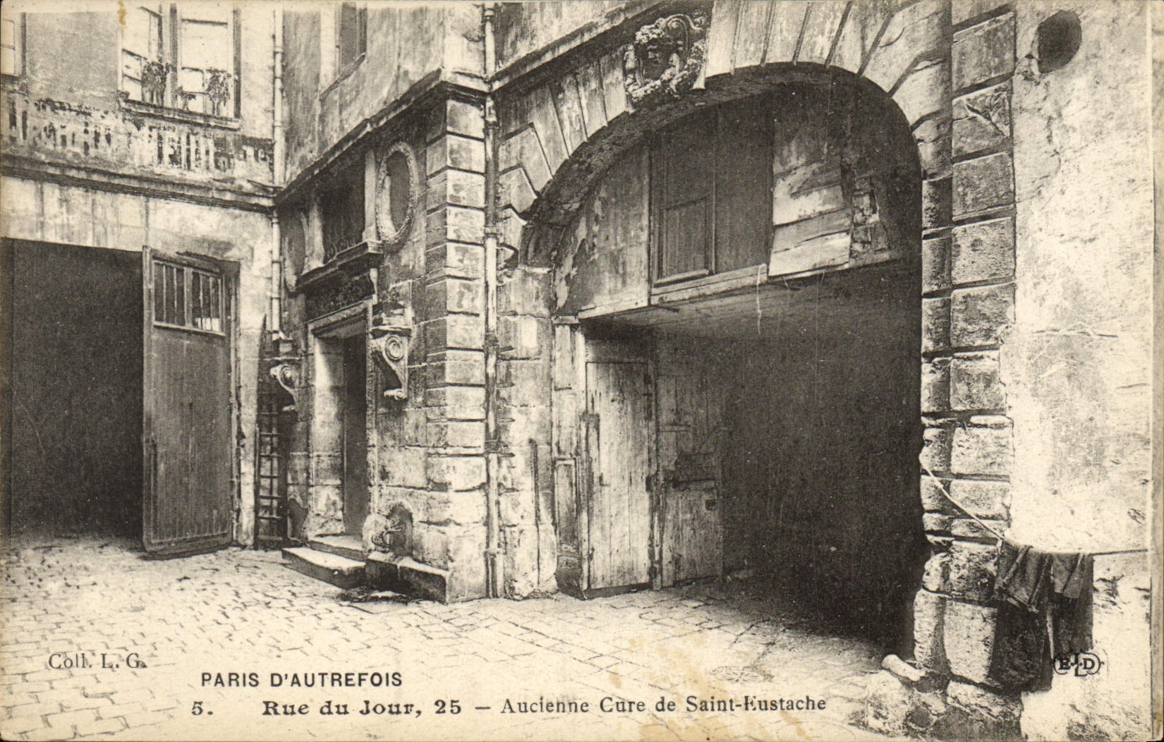 CPA Paris D'Autrefois Rue du Jour Aucienne Cure de Saint Eustache