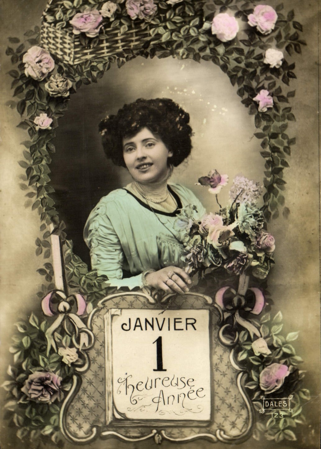 Femme souriante — Janvier 1, Heureuse Année — DALES 123