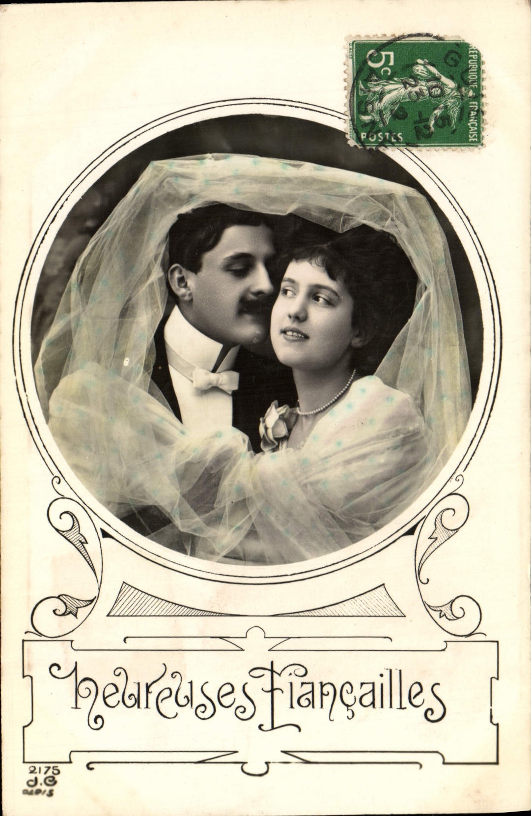 CPA Fantaisie Femme Fiancailles