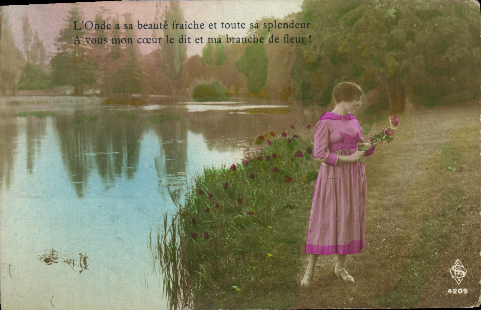 Femme en robe rose près d'un lac — texte poétique — éditeur L. B. F. Nader, n° 4209