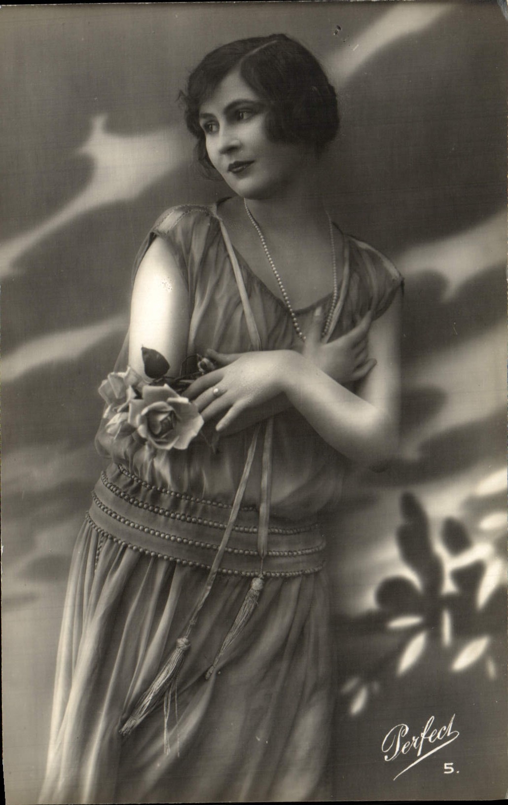 CPA Fantaisie Femme