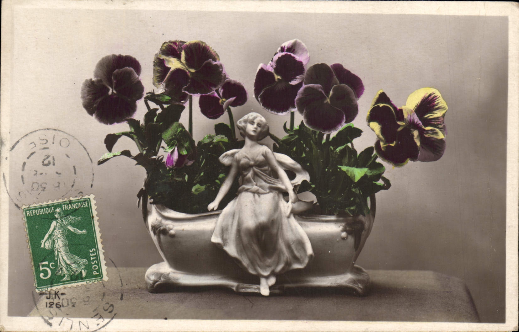 CPA Fantaisie Femme Fleurs Santon