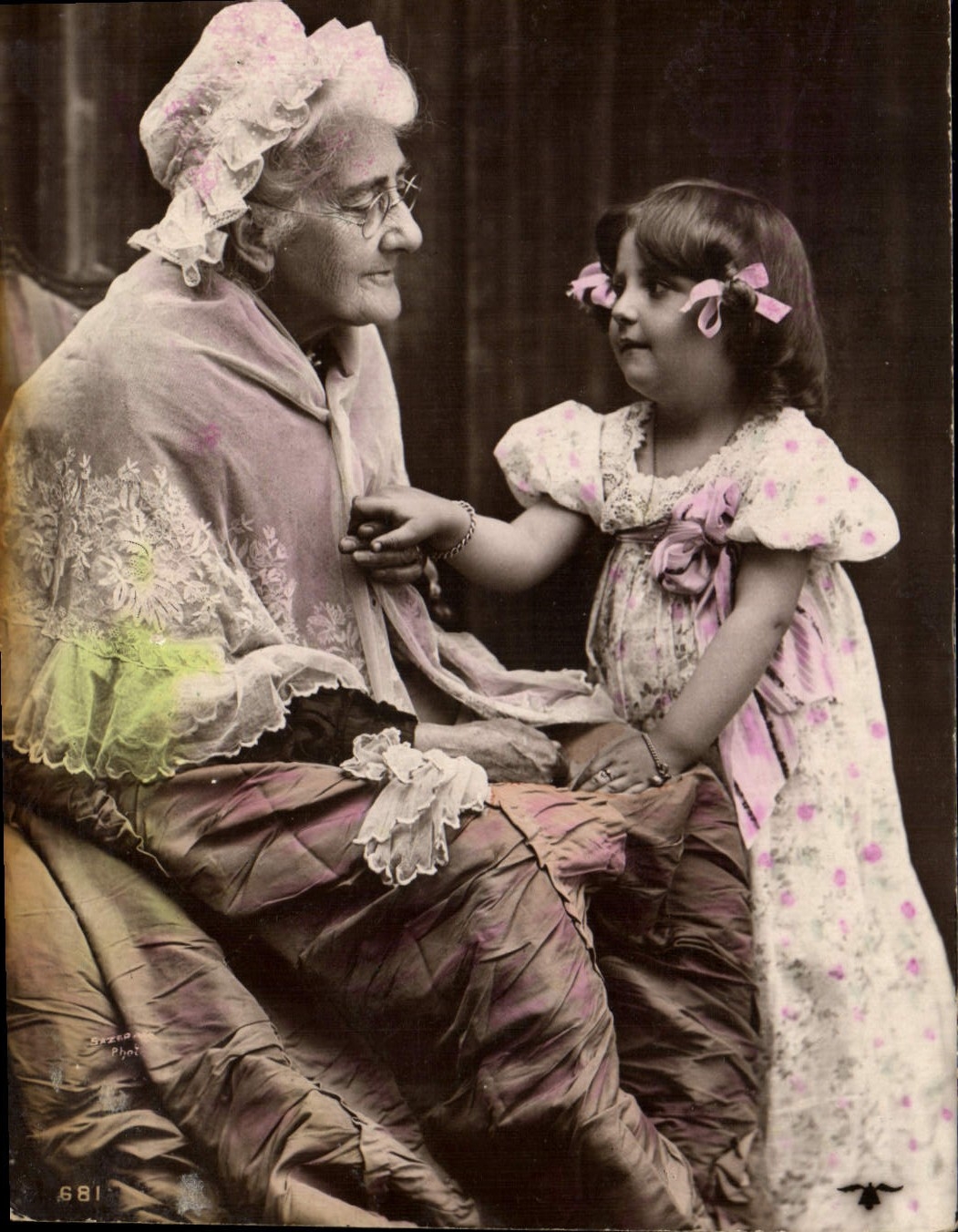 CPA Fantaisie Enfant Grande Mere