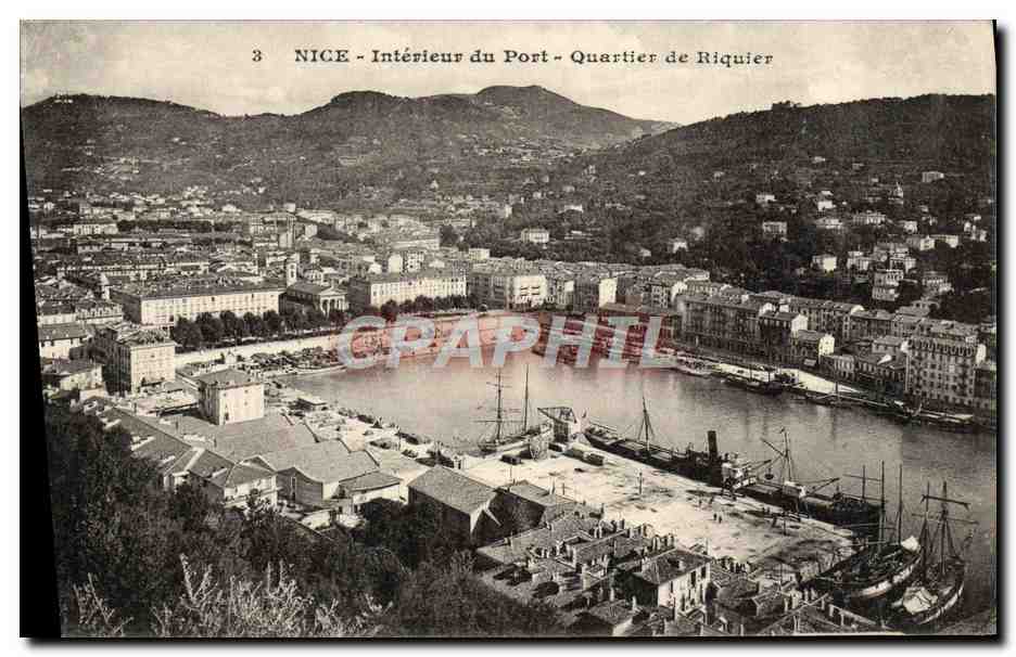 CPA Nice Interieur du Port Quartier de Riquier Bateaux 